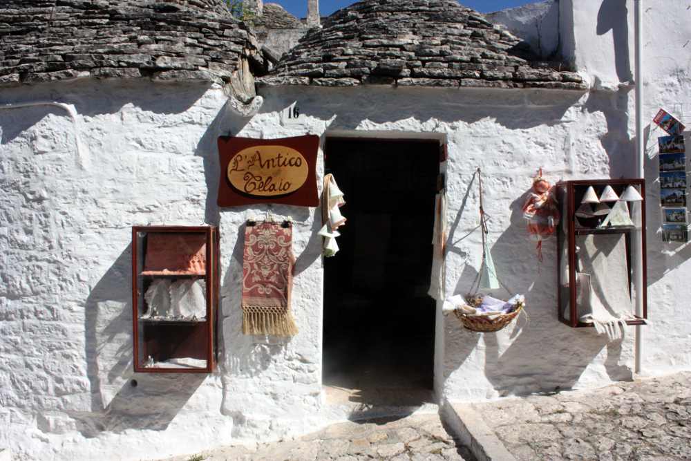 trulli_alberobello